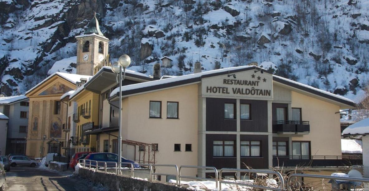 Hotel Valdotain Villeneuve Exteriör bild