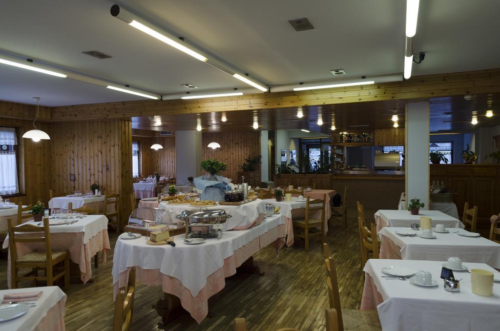 Hotel Valdotain Villeneuve Exteriör bild
