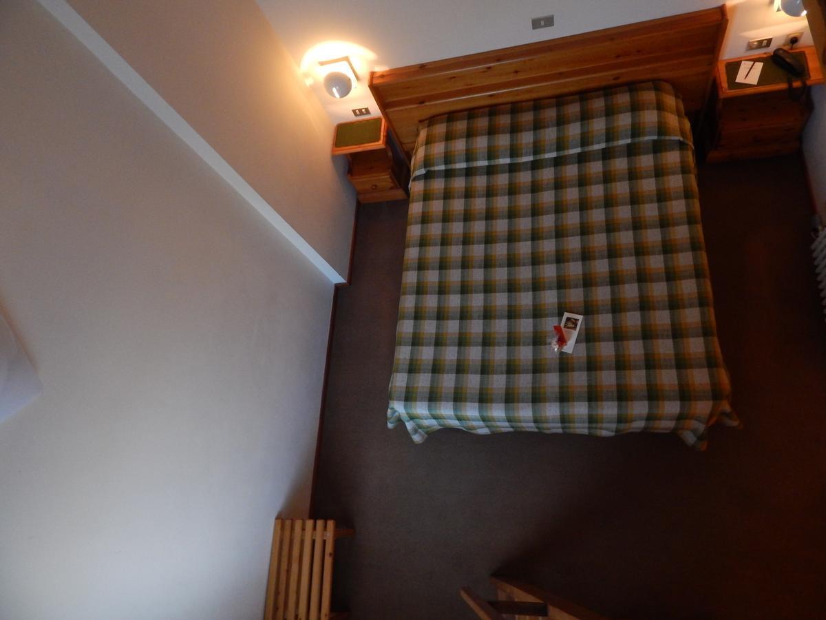Hotel Valdotain Villeneuve Exteriör bild