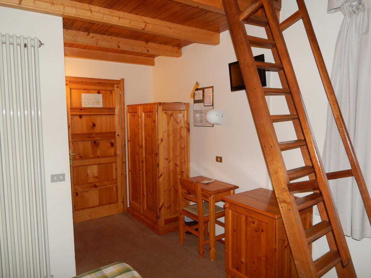 Hotel Valdotain Villeneuve Exteriör bild